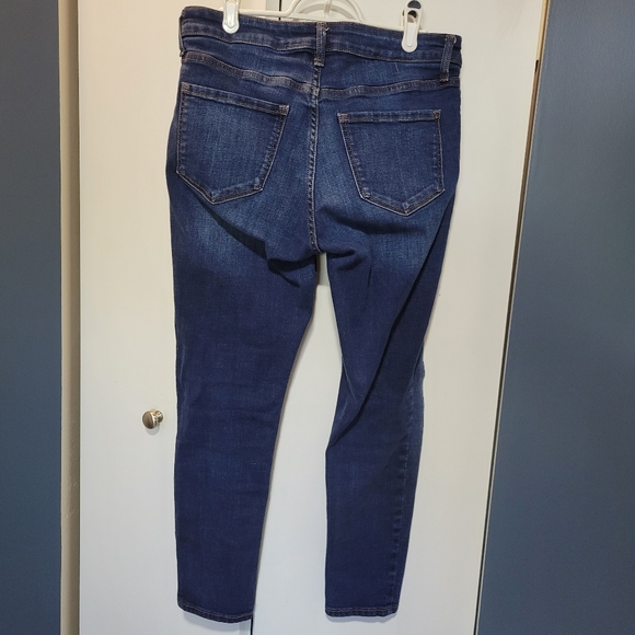 Old Navy Rockstar jeans - Picture 2 of 6